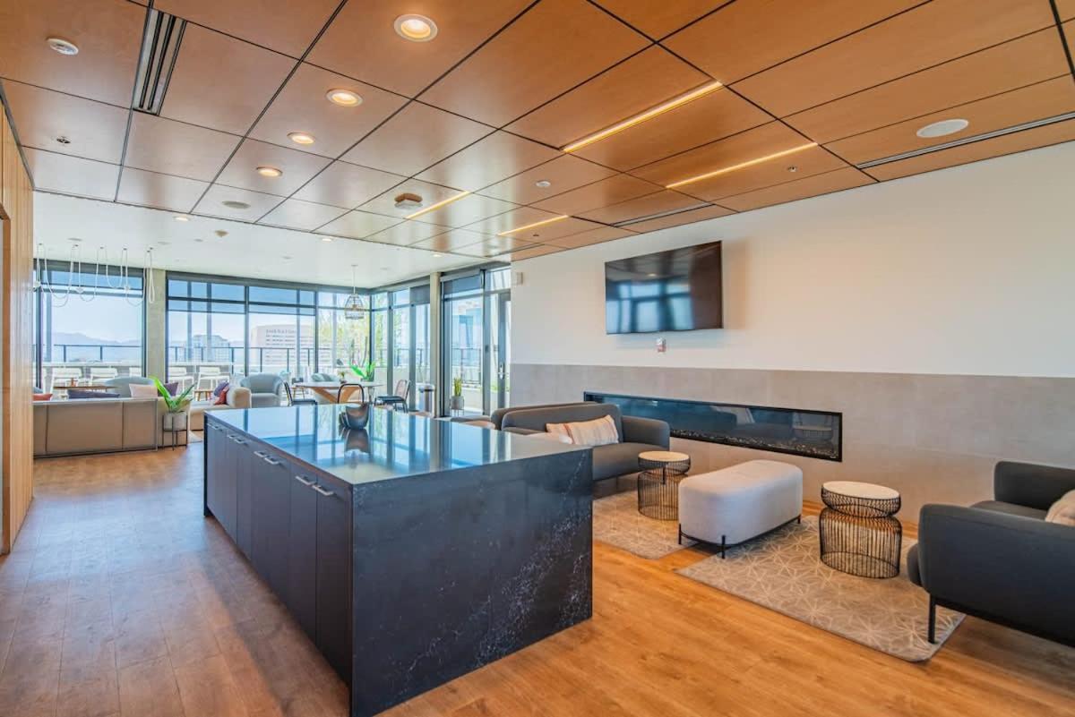 Detailed 2Bd, Highrise Dt, Pool, Gym, Parking, Sleeps 8 Apartamento Phoenix Exterior foto