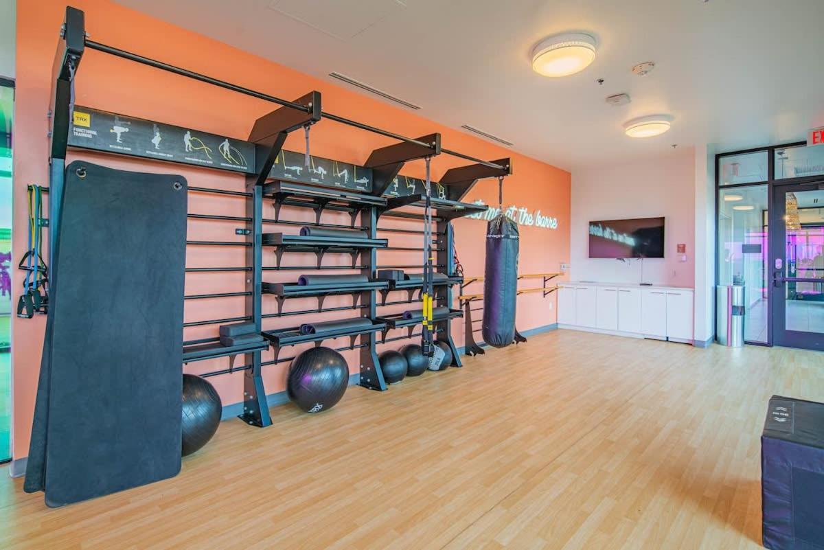 Detailed 2Bd, Highrise Dt, Pool, Gym, Parking, Sleeps 8 Apartamento Phoenix Exterior foto