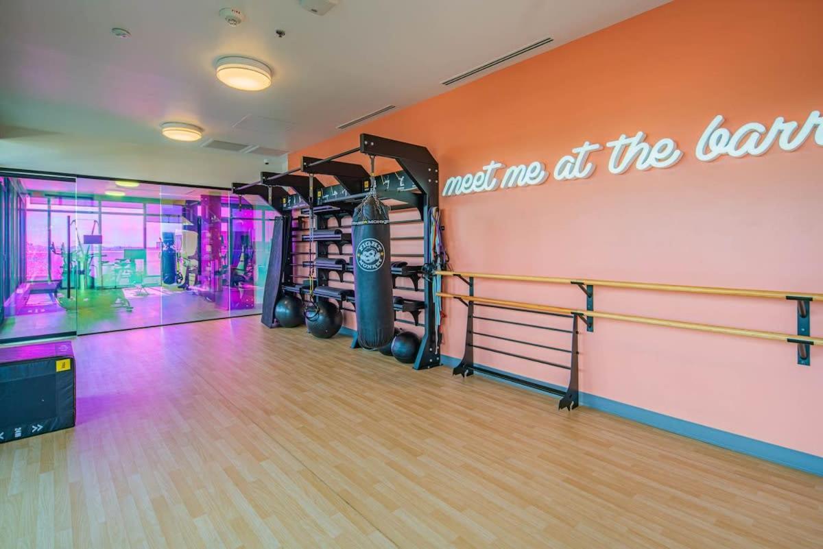 Detailed 2Bd, Highrise Dt, Pool, Gym, Parking, Sleeps 8 Apartamento Phoenix Exterior foto