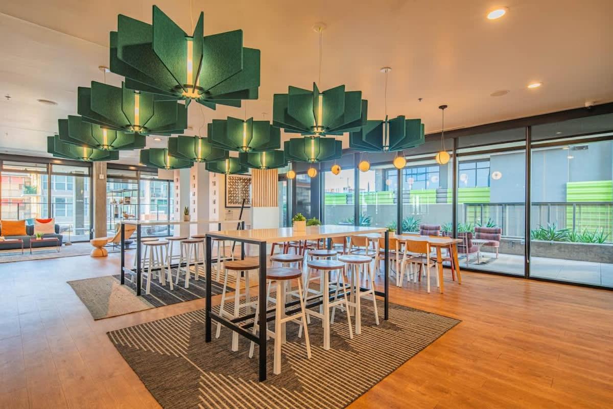 Detailed 2Bd, Highrise Dt, Pool, Gym, Parking, Sleeps 8 Apartamento Phoenix Exterior foto