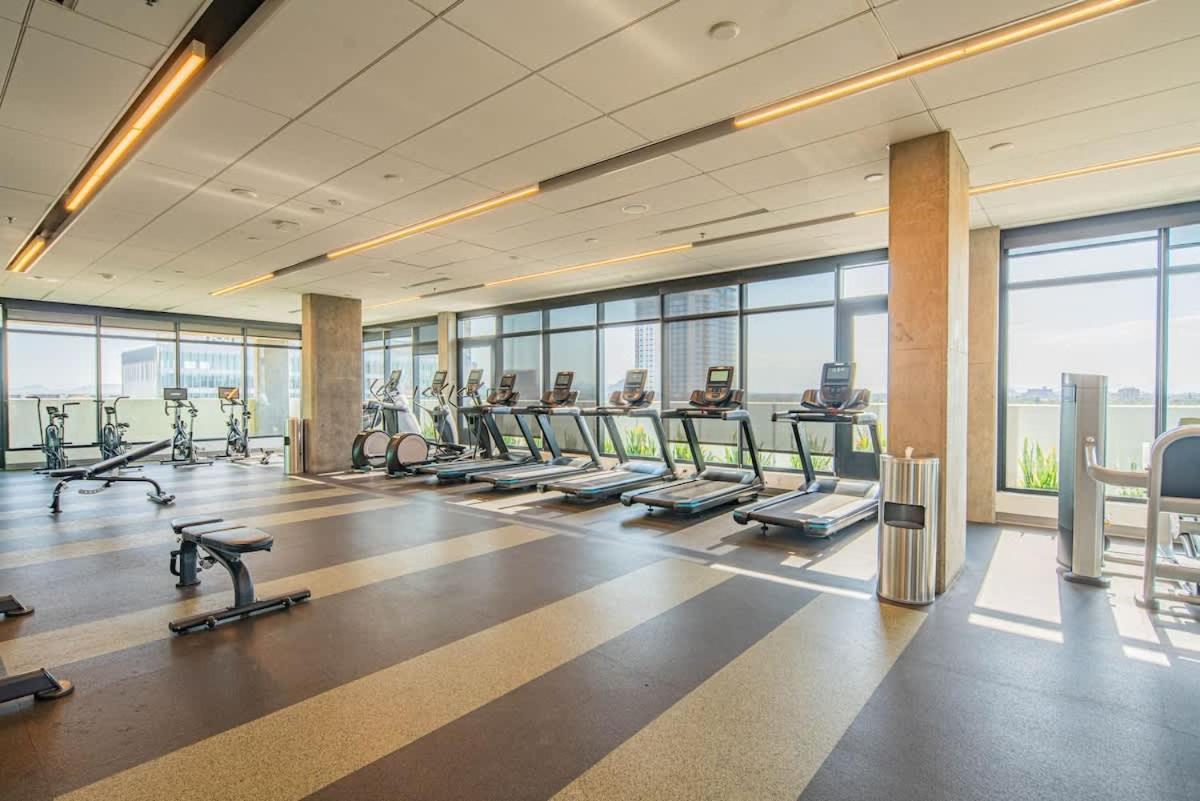 Detailed 2Bd, Highrise Dt, Pool, Gym, Parking, Sleeps 8 Apartamento Phoenix Exterior foto