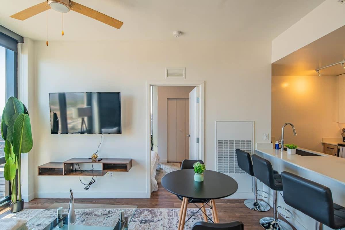 Detailed 2Bd, Highrise Dt, Pool, Gym, Parking, Sleeps 8 Apartamento Phoenix Exterior foto